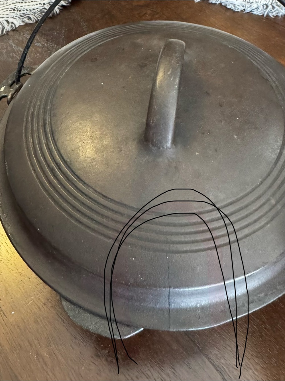 Wagner ware cast Iron Dutch Oven with Lid - Black - Picture 3 of 8